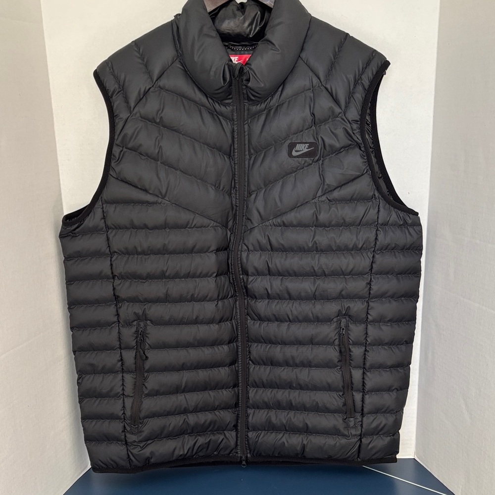 Nike Men's Charcoal Quilted Vest
